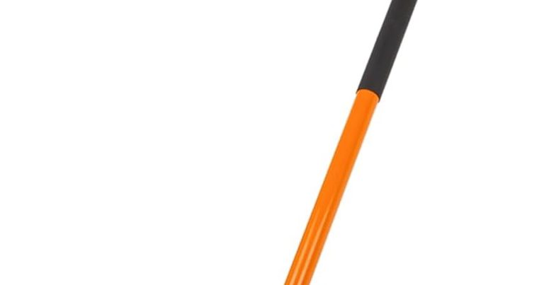 Best Rake For Leaves On Gravel: No More Clogs