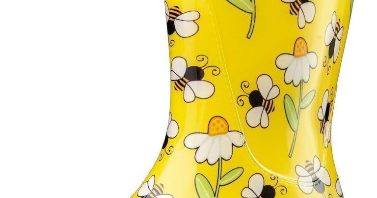 Best Boots For Gardening: Dry Feet, Happy Hands